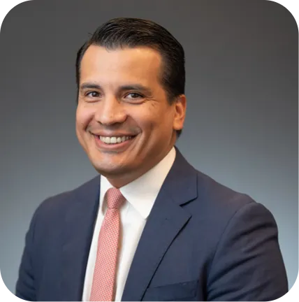 Sr. Álvaro Muñoz - Vicepresidente, Reportes Financieros, Contralor